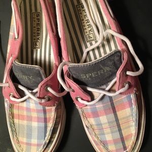 Ladies size 7 sperrys